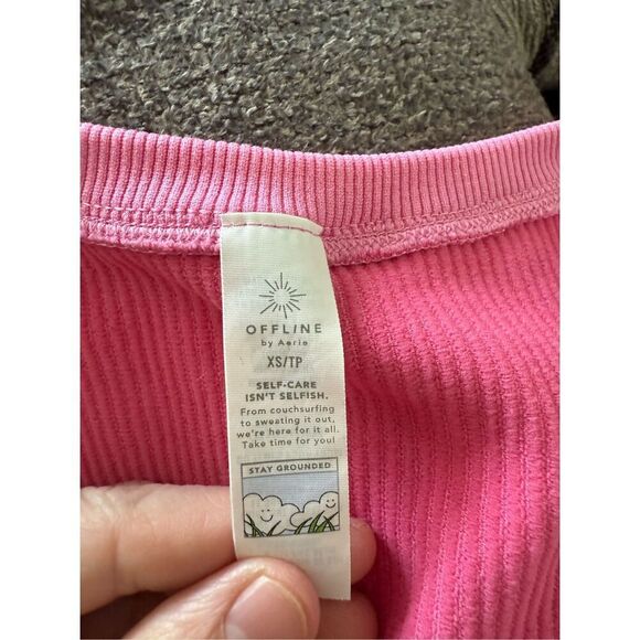 Aerie Pink Short Sleeve Compression Crop Top XS - Picture 3 of 4